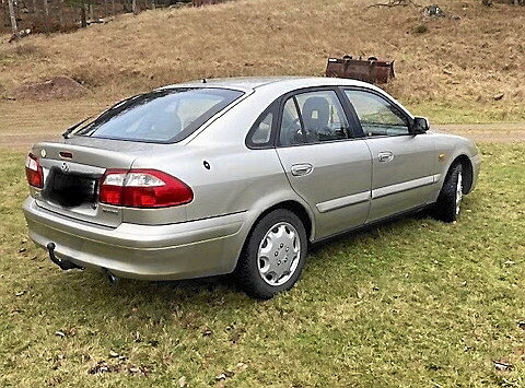 Mazda 626 2.0 Halvkombi