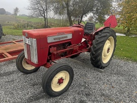 McCormack IH B-414 reservdelstraktor