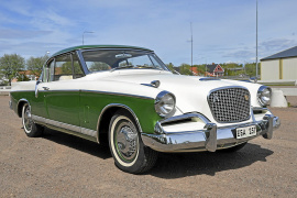 Studebaker Golden Hawk 