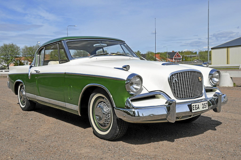 Studebaker Golden Hawk 