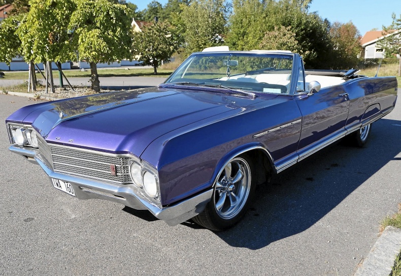 Buick Electra 225 Custom Convertible