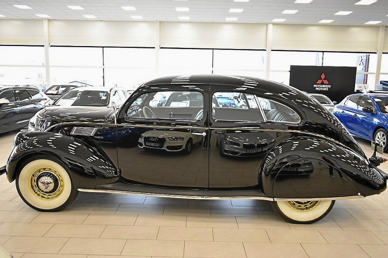 Lincoln Zephyr Coupe V12