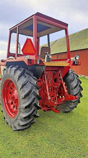 International Harvester 966