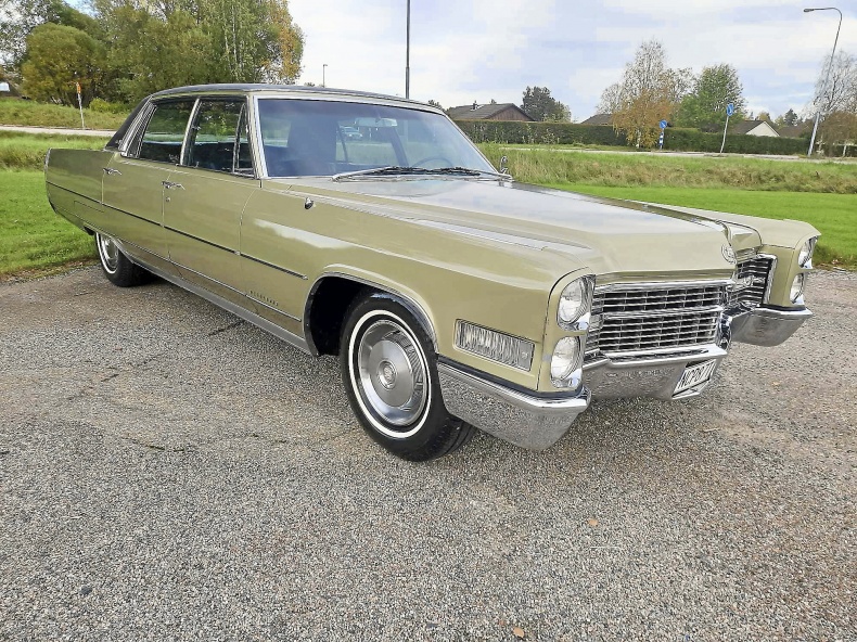 Cadillac Fleetwood Brougham