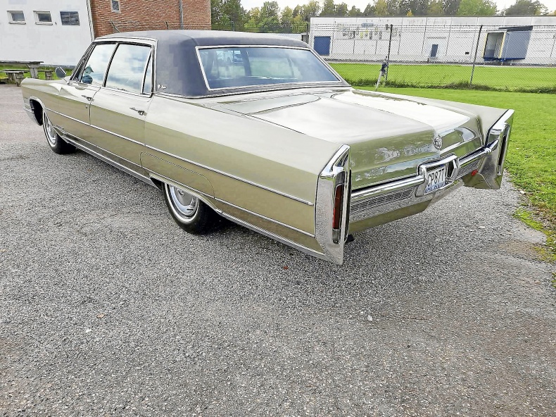 Cadillac Fleetwood Brougham