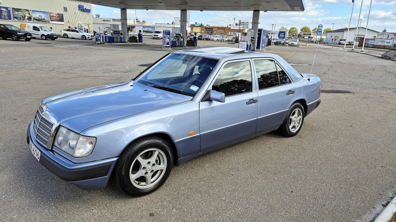 Mercedes-benz 200 E